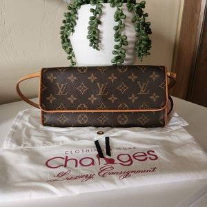 LOUIS Vuitton GM Twin Pouchette